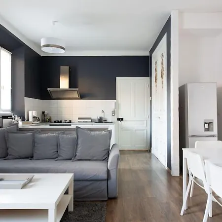 Gerorges Clemenceau By Halldis Apartment